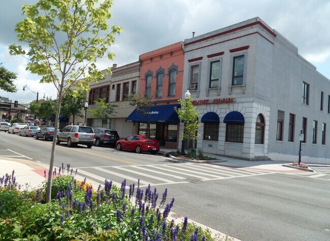 Building Photo - 61-65 E Downer Pl