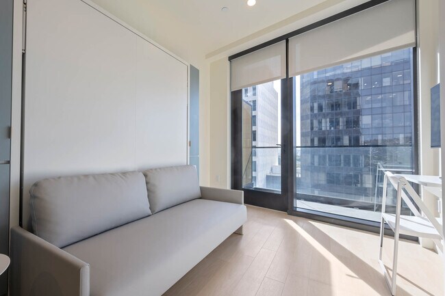 Building Photo - 6401 Wilshire Blvd