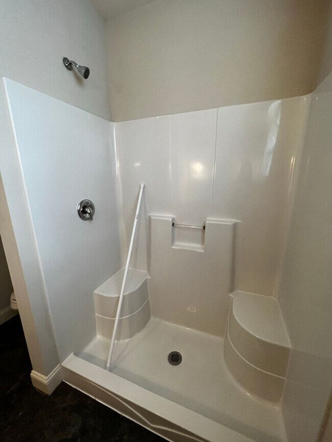 Building Photo - 228 Bayberry Cir