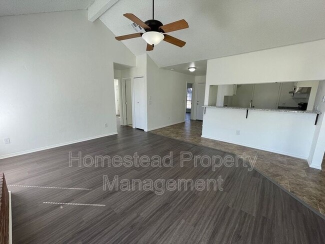 Building Photo - 10020 S Clegern St