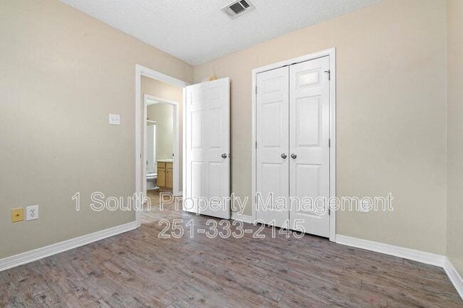 Building Photo - 1020 Hamilton Bridges Dr W