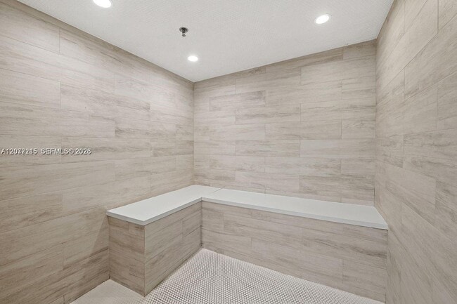 Building Photo - 2110 N Ocean Blvd