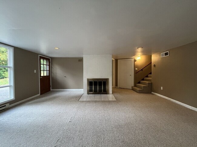 Building Photo - Beautiful 3-Bedroom Home with Remodeled Kitchen, Dual Living Spaces & Spacious Backyard