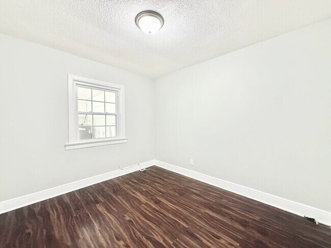 Building Photo - 5506 Staley Dr