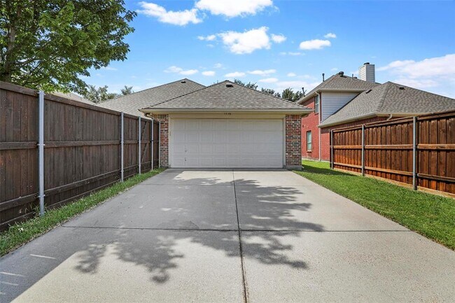 Building Photo - 1776 Bentley Dr