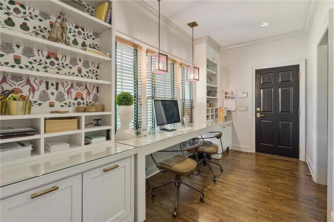 Building Photo - 3612 Castlegate Dr NW