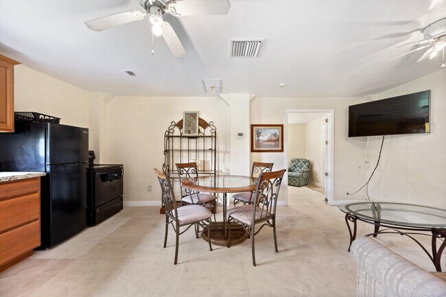 Building Photo - 13717 E Citrus Dr