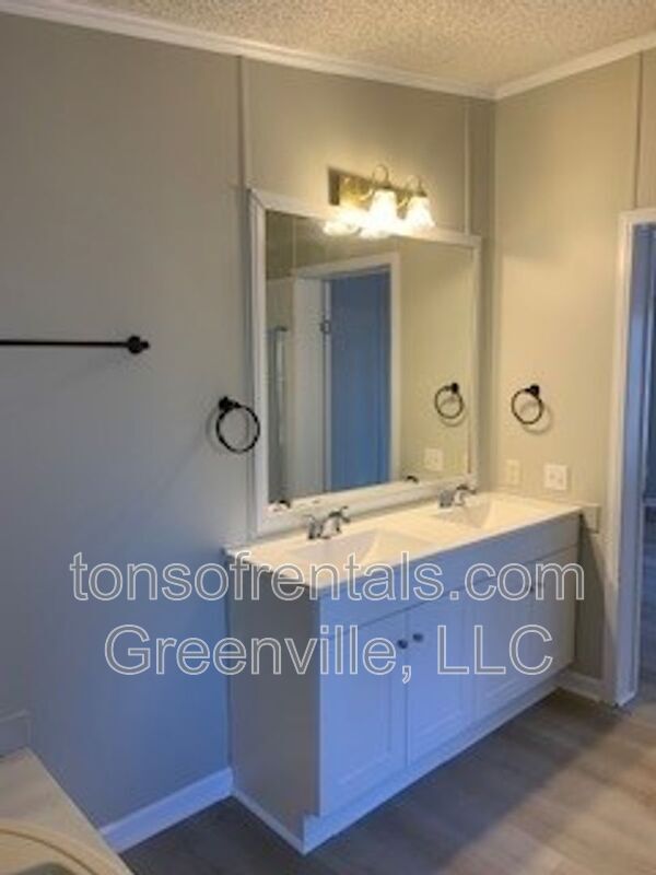 Building Photo - 236 Elizabeth Ln