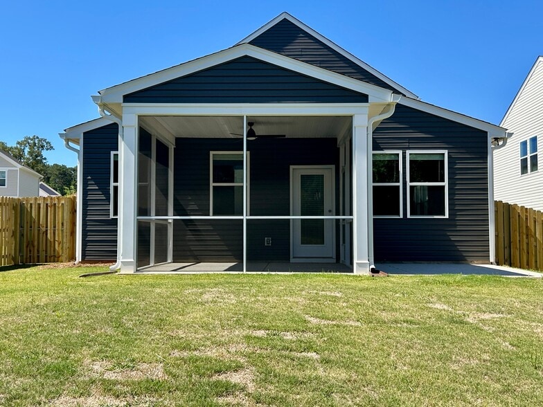 Building Photo - 6154 General Dr