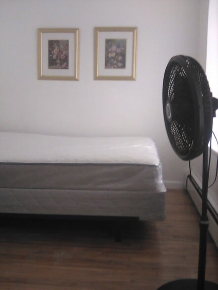 Private Room - 322 E 120th St