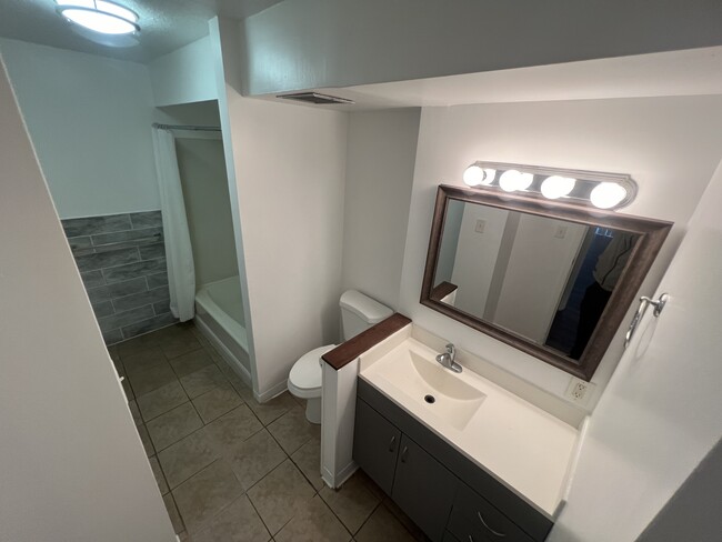 Building Photo - 1600 Wilikina Dr