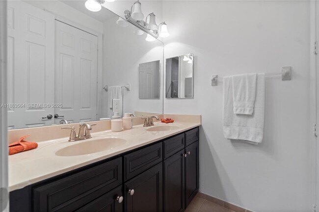 Building Photo - 9974 NW 86th Terrace