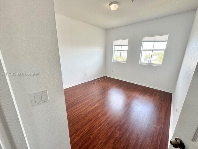 Building Photo - 10800 NW 88th Terrace