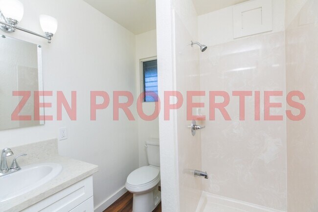 Building Photo - 1379 Hunakai St