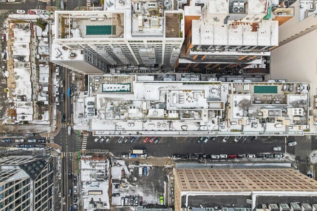 Building Photo - 160 1st St