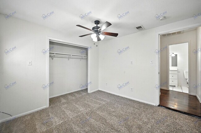 Building Photo - 2441 Sweetwood Dr