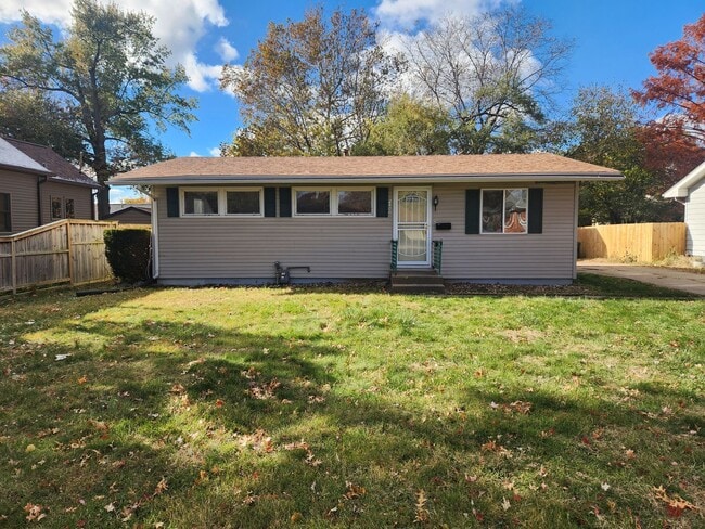 Building Photo - 3 bedroom house