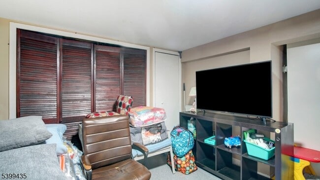 Building Photo - 836 Livingston Rd