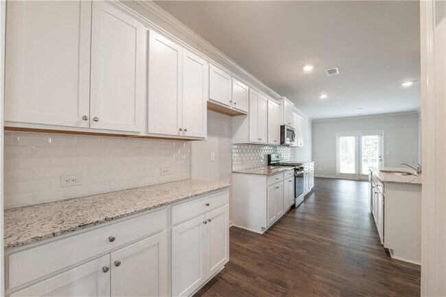 Building Photo - 331 Belmont Dr