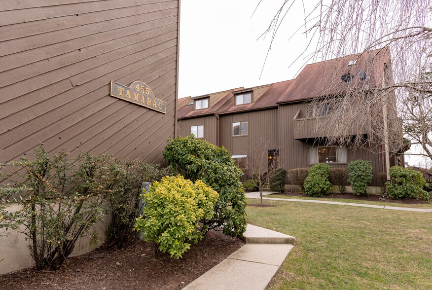 Courtyard - 455 Hope St