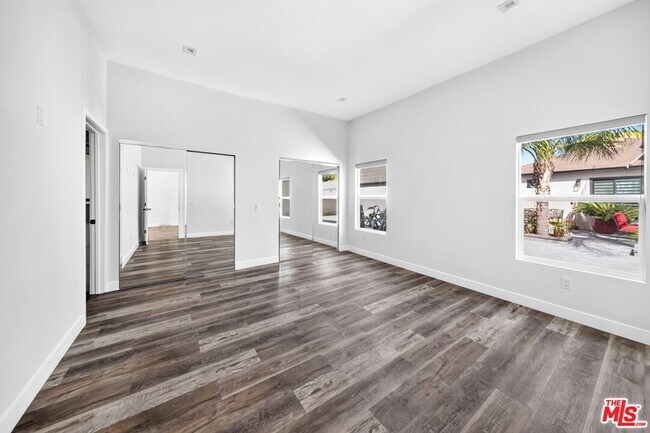 Building Photo - 6635 Riverton Ave