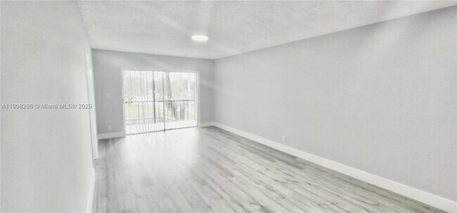 Building Photo - 8040 N Colony Cir