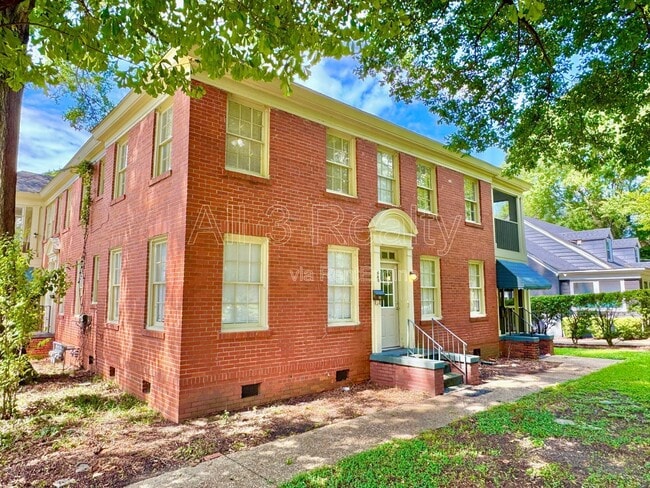 Building Photo - 440 E Fairview Ave