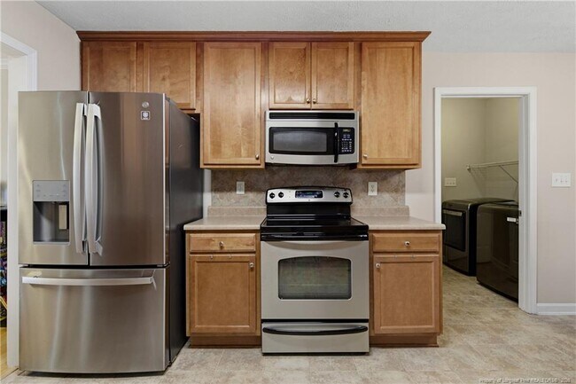 Building Photo - 420 Thorncliff Dr