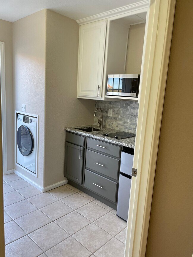 Building Photo - 13960 Driftwood Dr