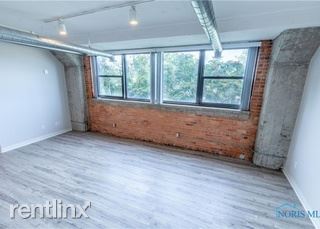 Building Photo - 1 br, 2 bath House - 110 Ottawa St Apt 3C
