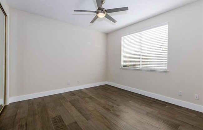 Building Photo - Livermore South Very Private 4 bedroom/3 b...