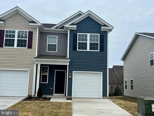 Building Photo - 172 College Dr