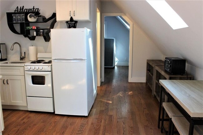 Building Photo - 644 Brownwood Ave SE