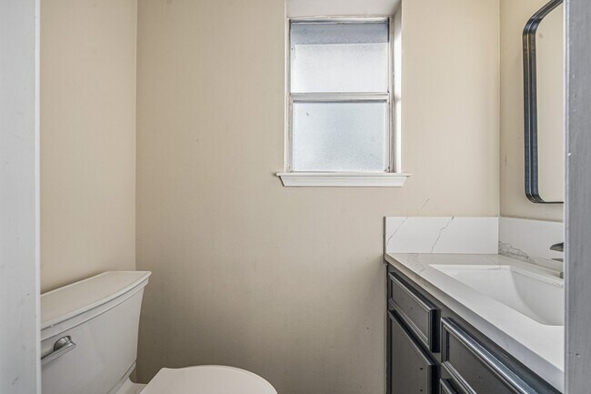 Building Photo - 119 Laura Ln