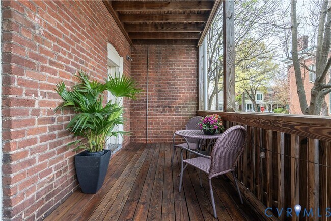 Building Photo - 1622 Grove Ave