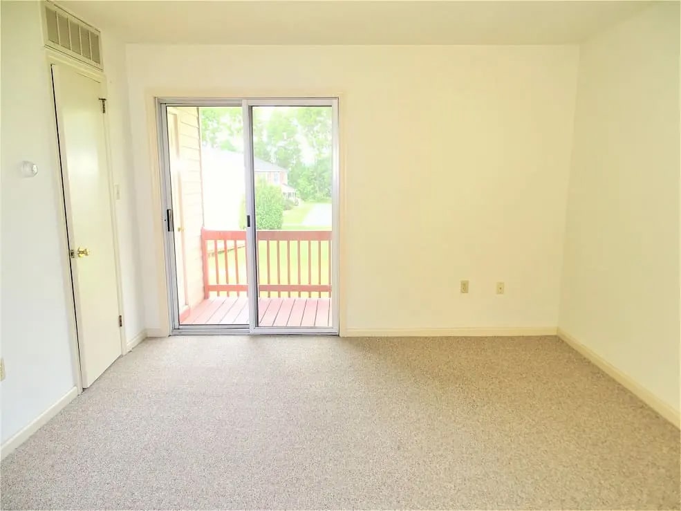 Building Photo - 661 Brunnerville Rd