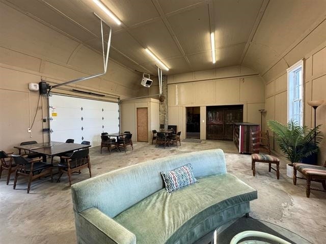 Building Photo - 170 E Main St