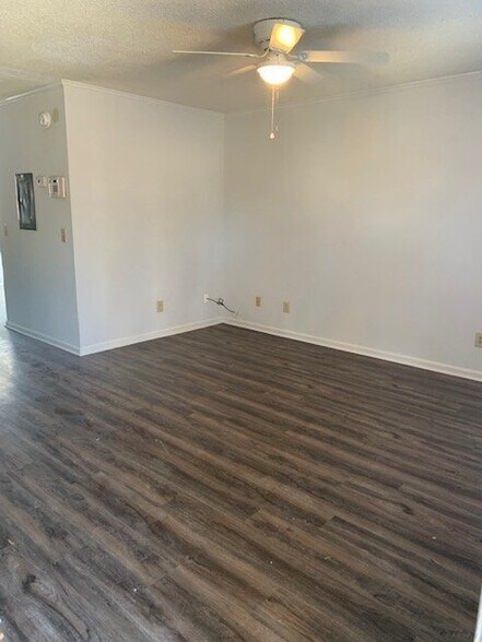 Building Photo - 202 Kristin Dr