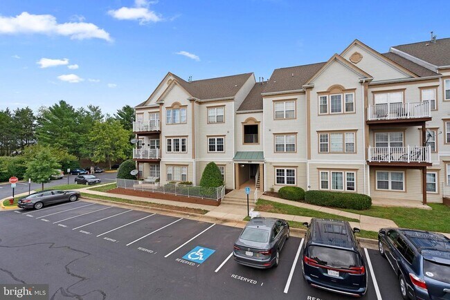 Building Photo - 21850 Locomotive Terrace