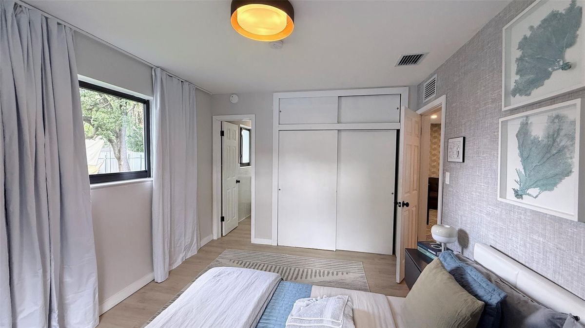 Building Photo - 433 NW 15th Way