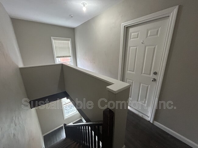 Building Photo - 44 Gage St