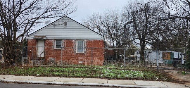 Building Photo - 2200 Hardin Dr