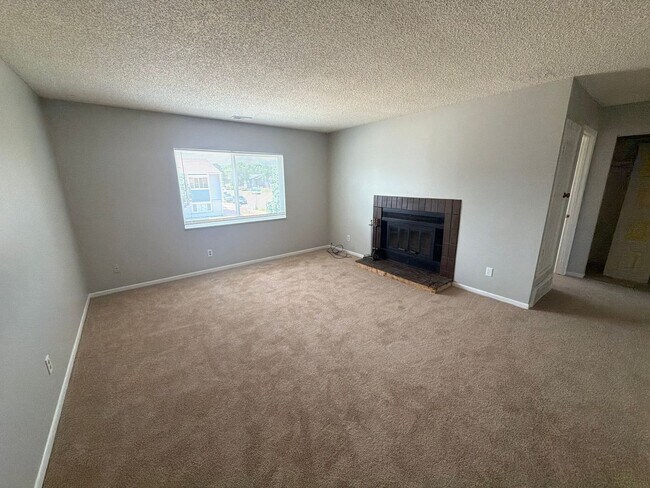 Building Photo - 4471 E Pikes Peak Ave