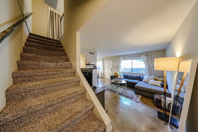 Building Photo - 8531 E Belleview St