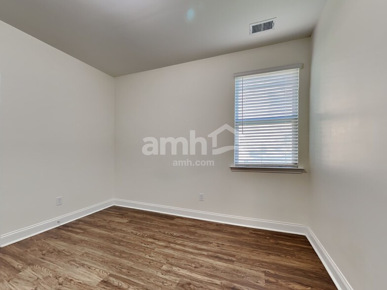 Building Photo - 116 Sweet Gum Dr
