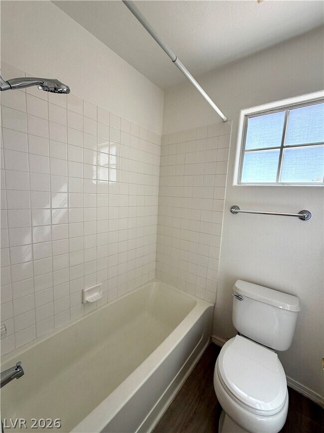 Building Photo - 846 Zinnia Cir