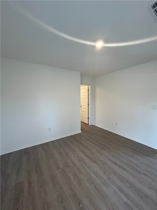 Building Photo - 112 NW 67th Ave