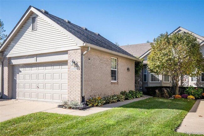 Primary Photo - 41063 Millbrook Dr
