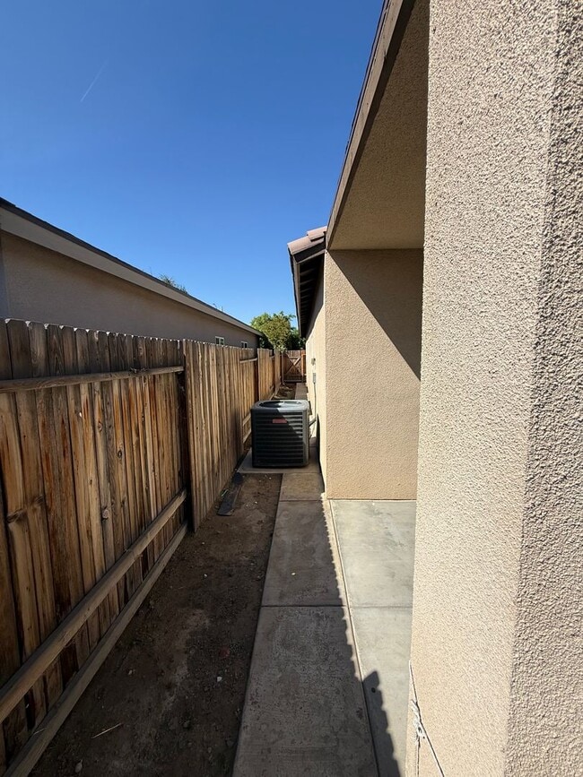 Building Photo - Welcome Home to Mercedes Drive — Where Comfort Meets Convenience