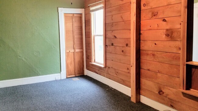 Building Photo - 103 Pearl St